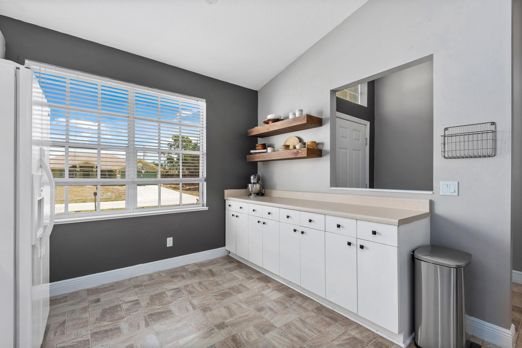 550 Southwest Rabbit Avenue Port St. Lucie, FL 34953 - Photo 3 of 18 Kitchen