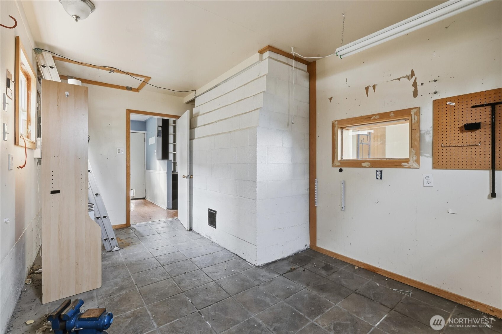 232 Bridgeway Everett, WA 98201 - Photo 16 of 40