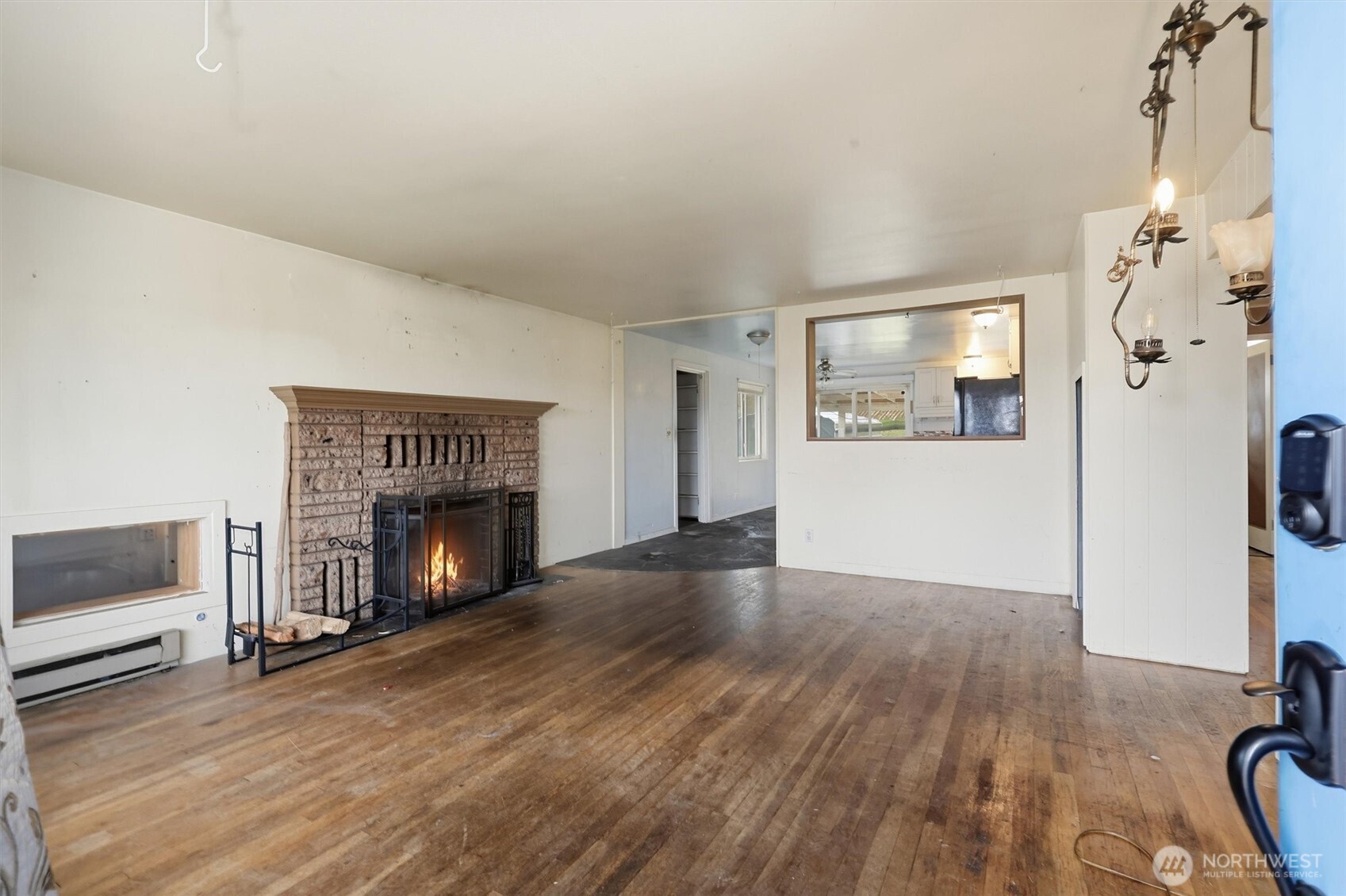 232 Bridgeway Everett, WA 98201 - Photo 2 of 40