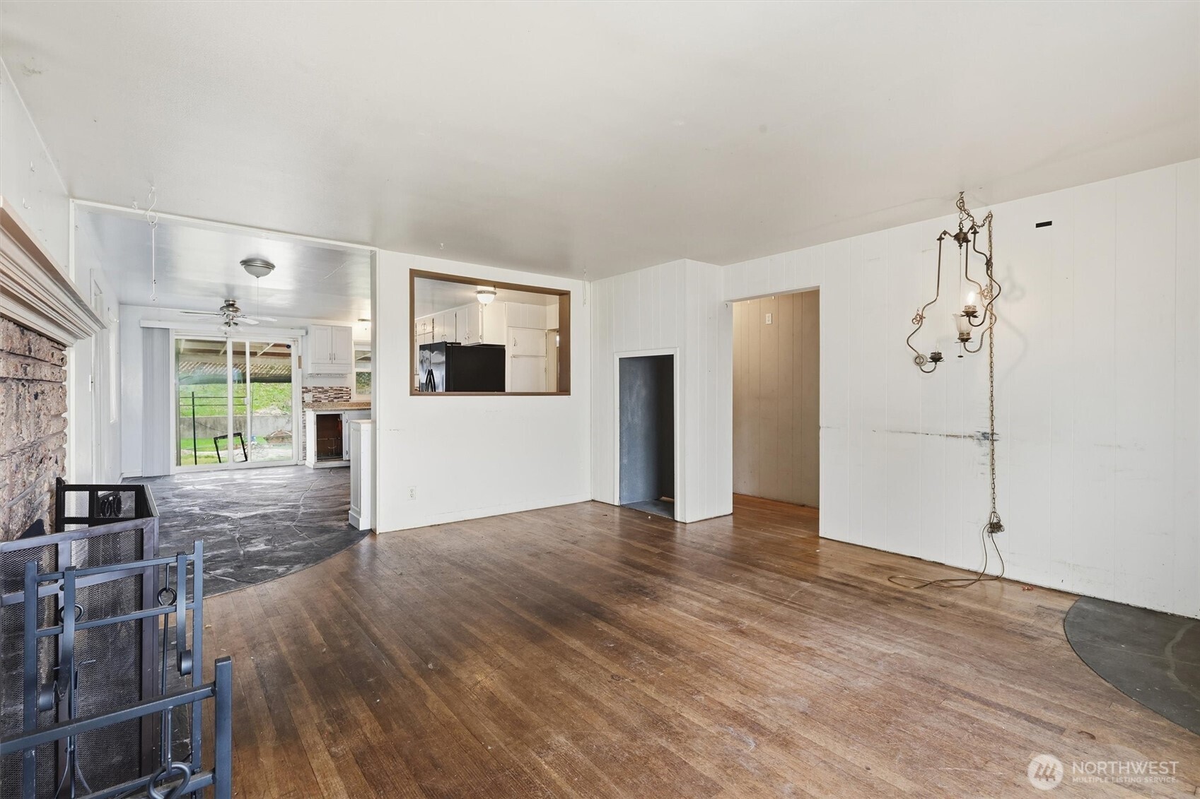 232 Bridgeway Everett, WA 98201 - Photo 3 of 40