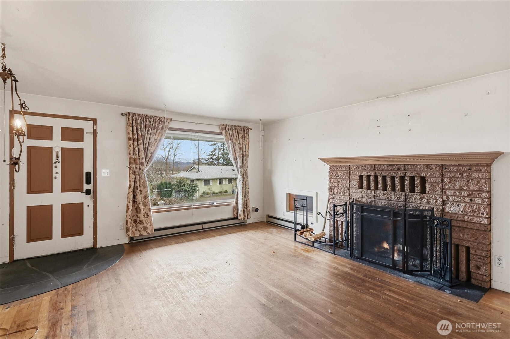 232 Bridgeway Everett, WA 98201 - Photo 6 of 40