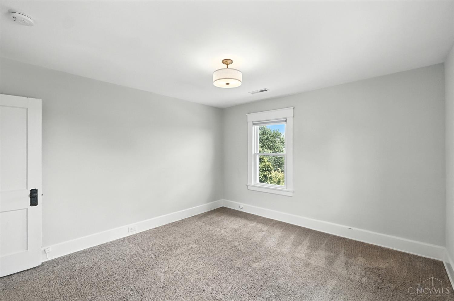 5635 Ridge Avenue Cincinnati, OH 45213 - Photo 22 of 35 Gallery Image 22