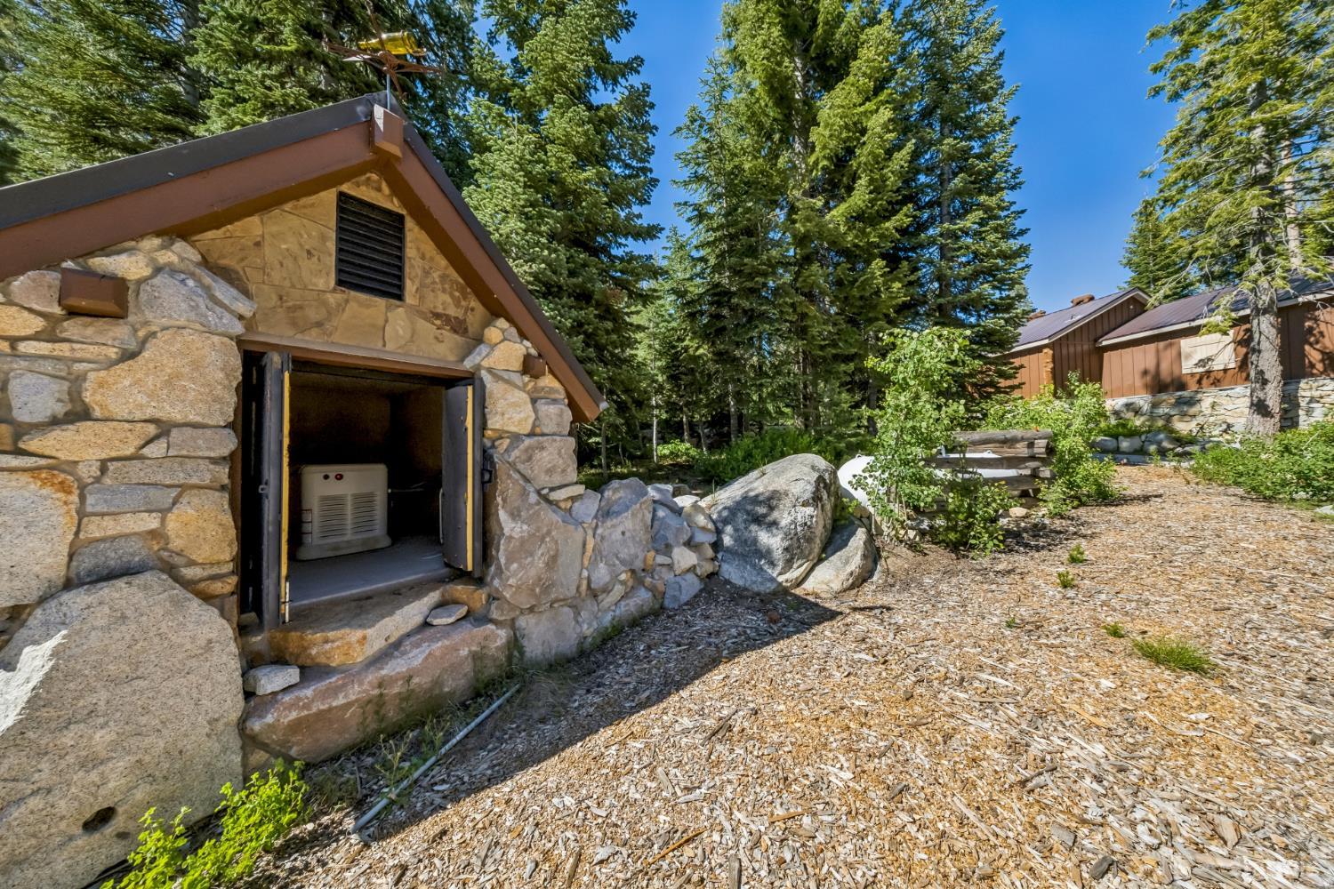 7770 Tamarack Pines Road Twin Bridges, CA 95735 - Photo 23 of 96