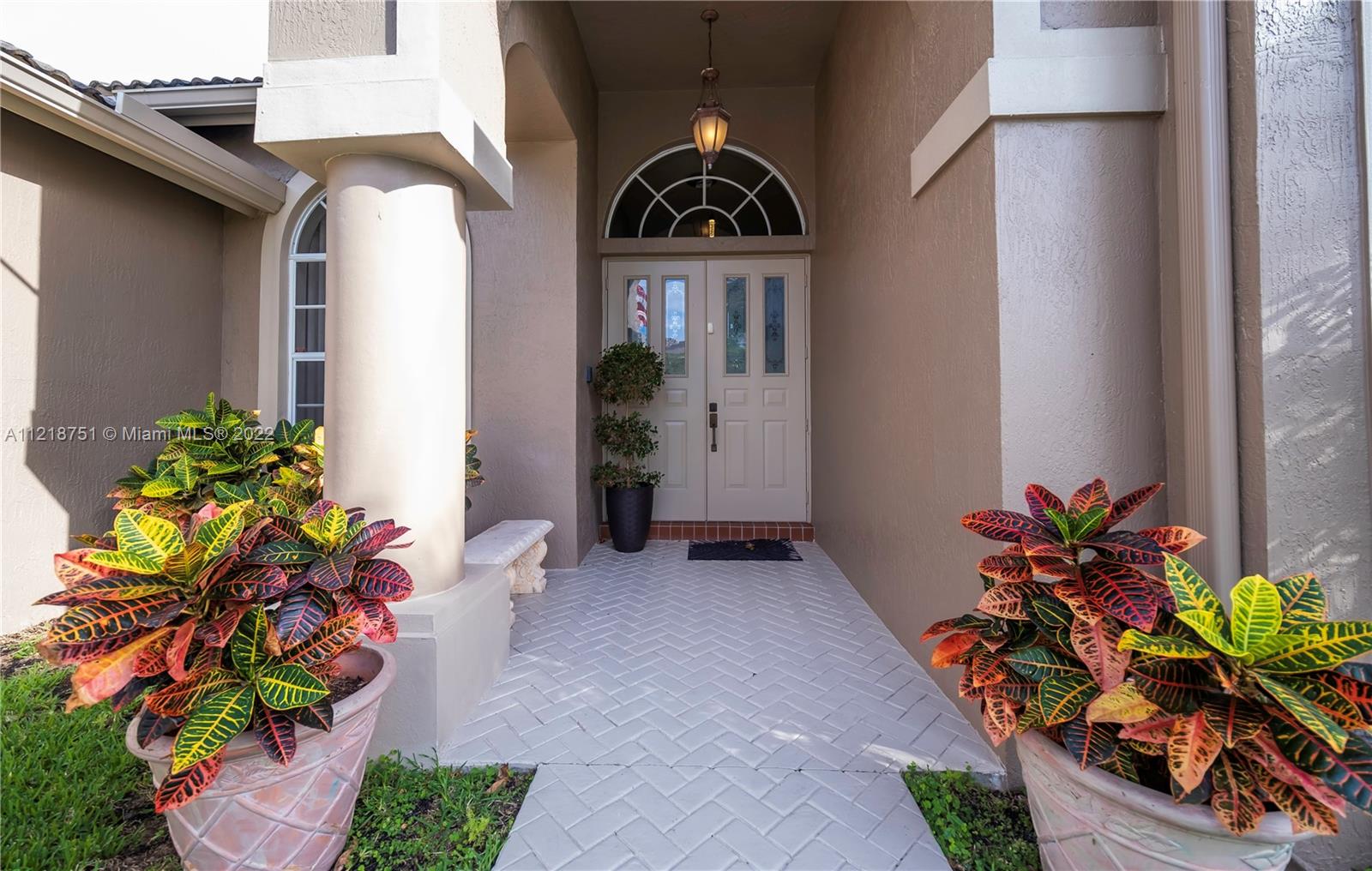 21432 Gosier Way Boca Raton, FL 33428 - Photo 8 of 55 a vase with flowers sitting on a floor