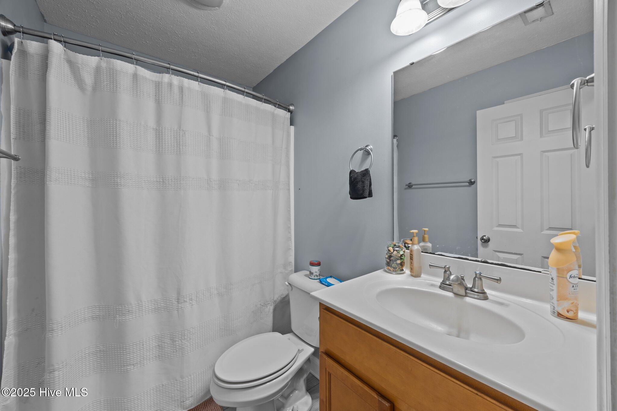 3106 John Willis Road New Bern, NC 28562 - Photo 18 of 31 guest bathroom