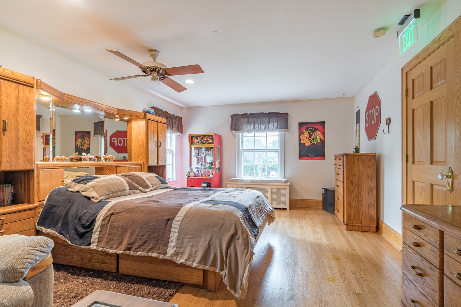 117 Elmore Street Park Ridge, IL 60068 - Photo 18 of 31 a bedroom with a bed couch and a window
