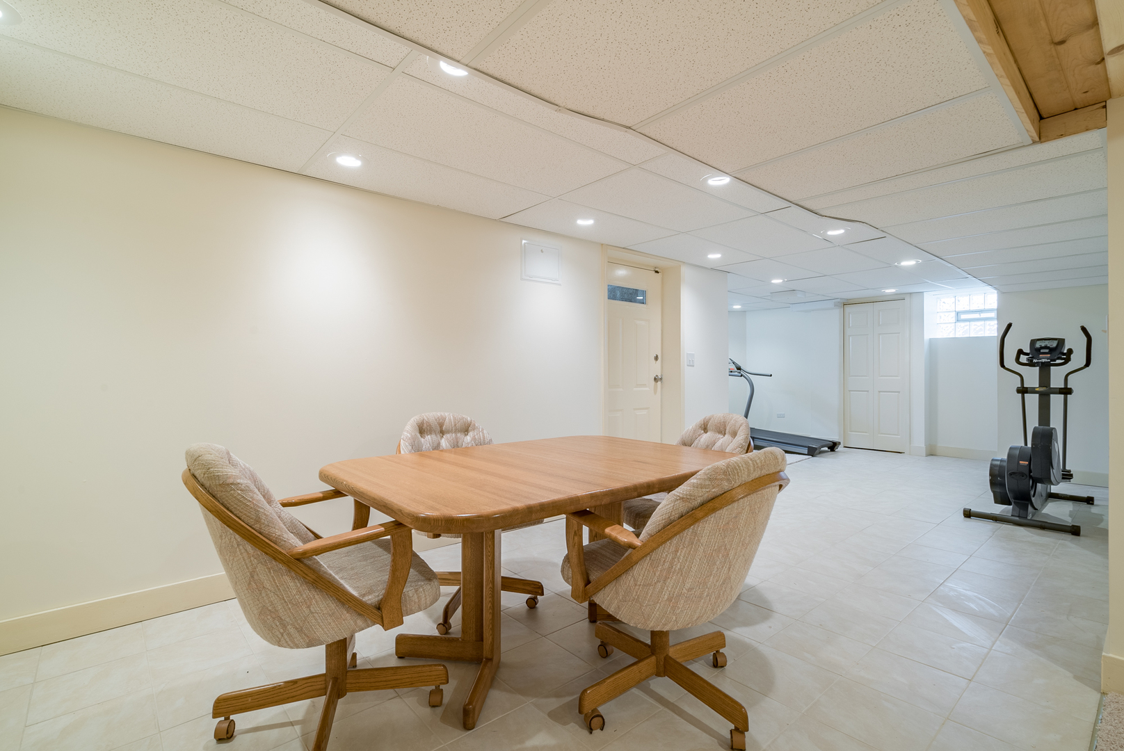 117 Elmore Street Park Ridge, IL 60068 - Photo 24 of 31 a view of a room with gym equipment
