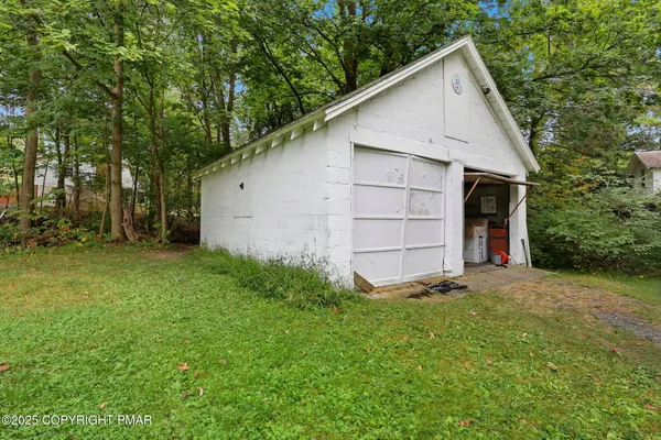 $699,000 | 722 Rte 115, Saylorsburg, PA 18353