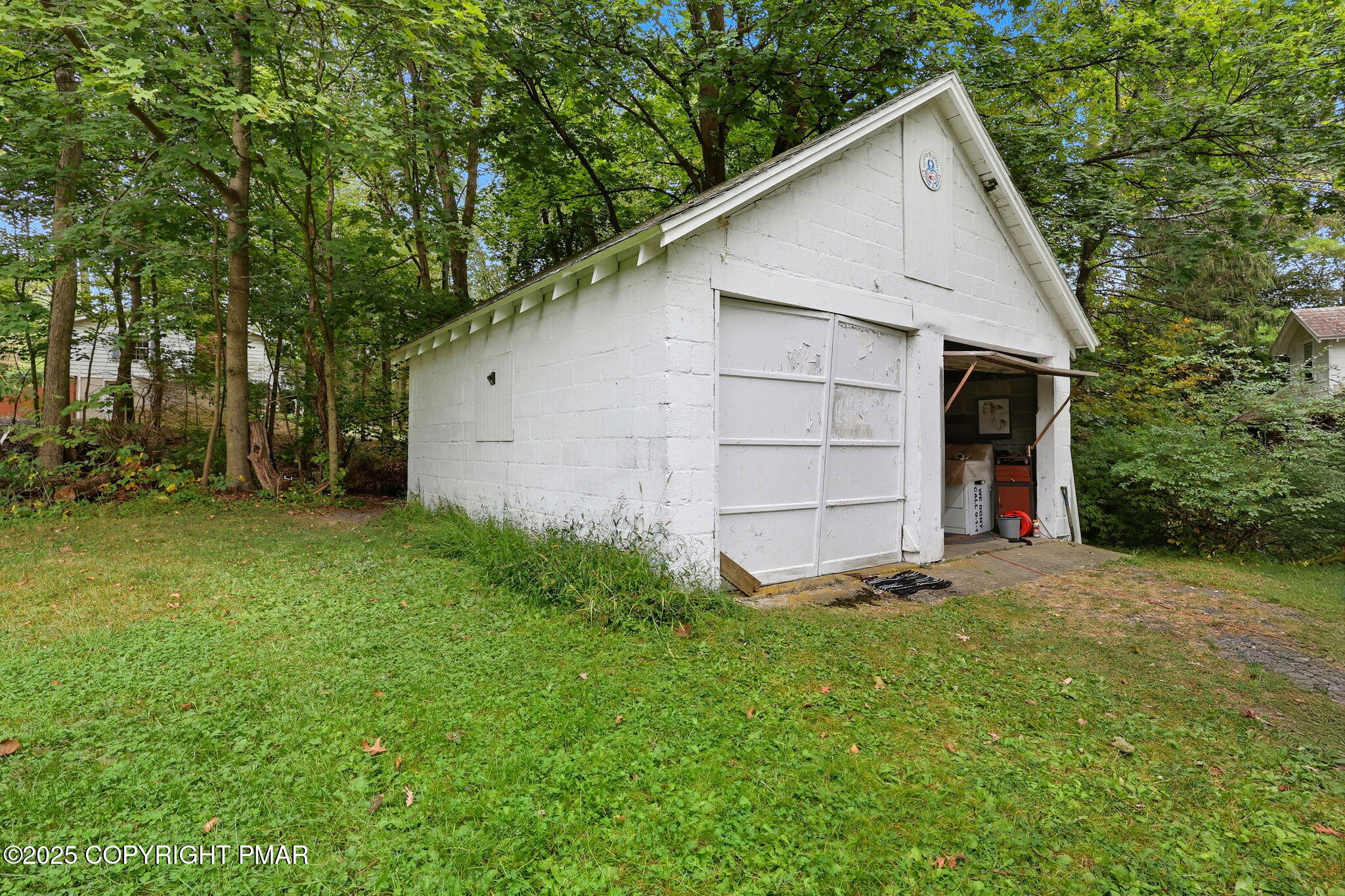 722 Rte 115 Saylorsburg, PA 18353 - Photo 16 of 16 a view of a back yard of the house