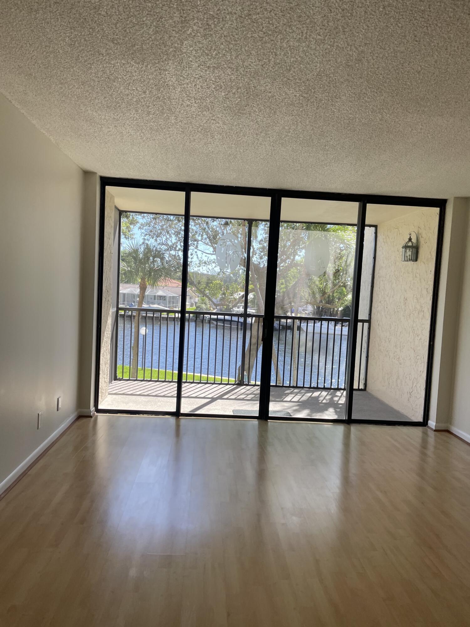 14 Royal Palm Way, Unit 204 Boca Raton, FL 33432 - Photo 6 of 17 living area 3