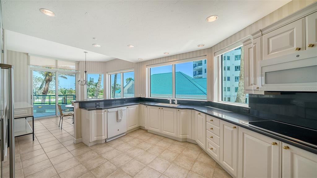 675 Longboat Club Road, Unit 23A Longboat Key, FL 34228 - Photo 22 of 66 Gallery Image 22