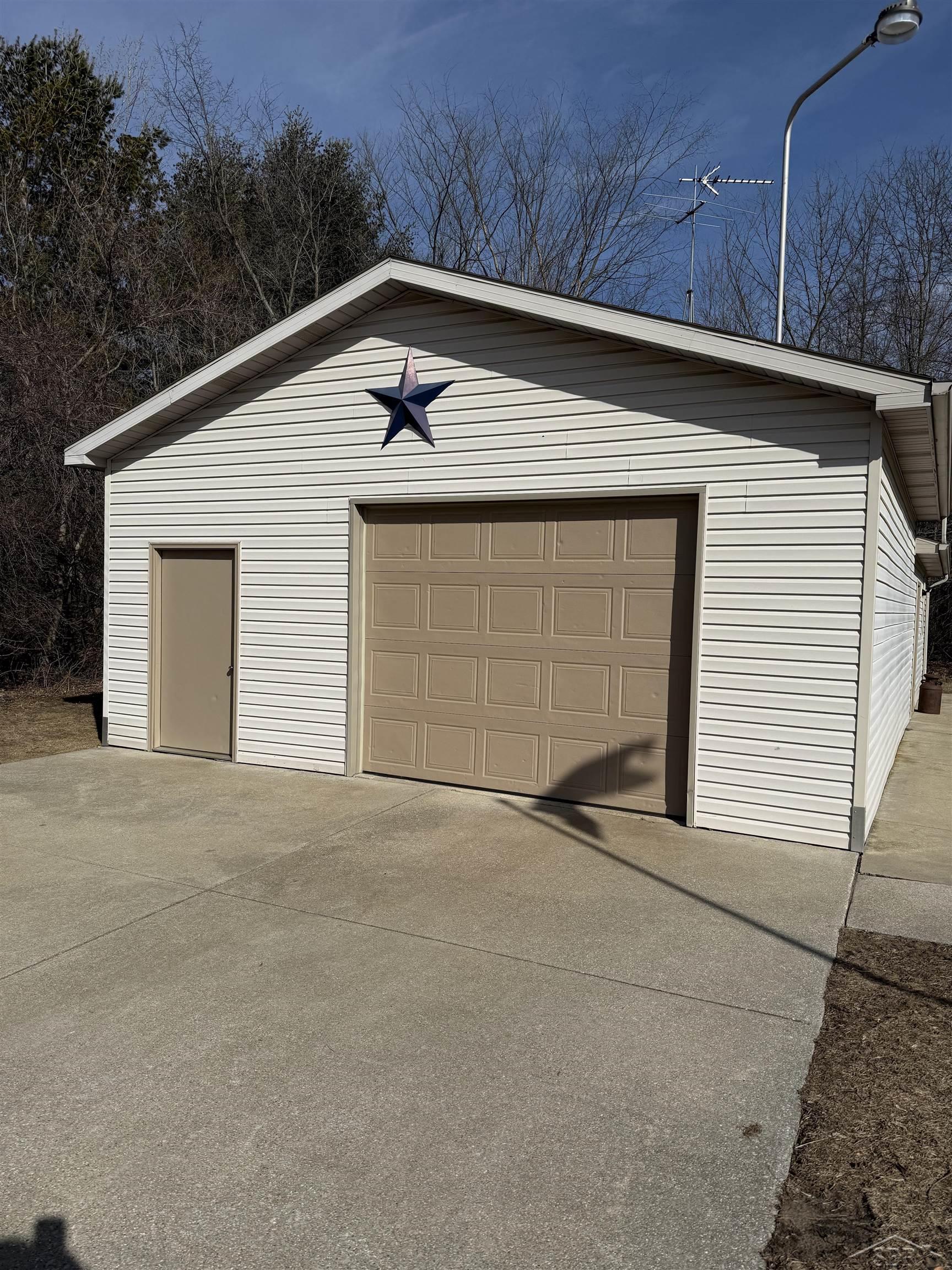 1221 South Raucholz Road Hemlock, MI 48626 - Photo 22 of 26