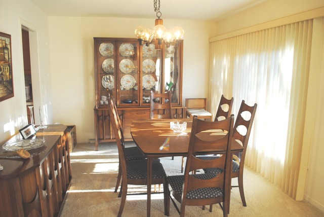 507 Ridge Road Highland Park, IL 60035 - Photo 7 of 20 a dining room with furniture and window