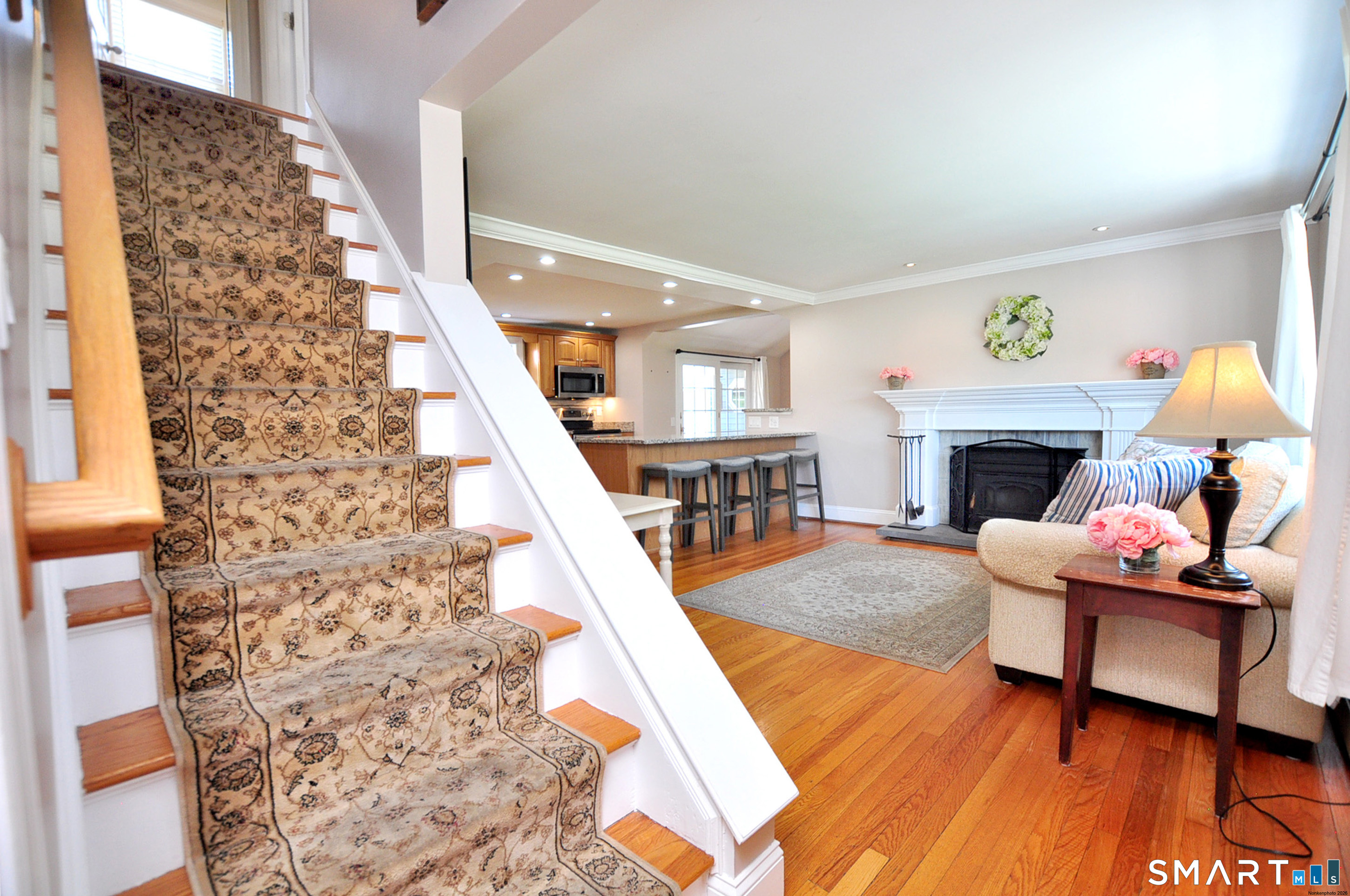 26 Village Road Simsbury, CT 06070 - Photo 11 of 32