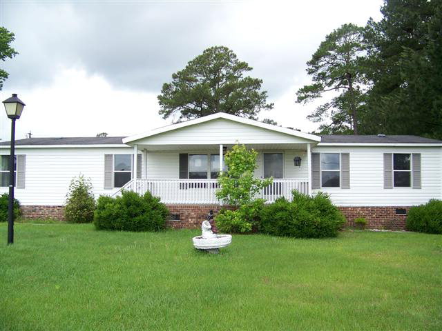 1296 White Road Williamston, NC 27892 - Photo 1 of 1 Primary Photo