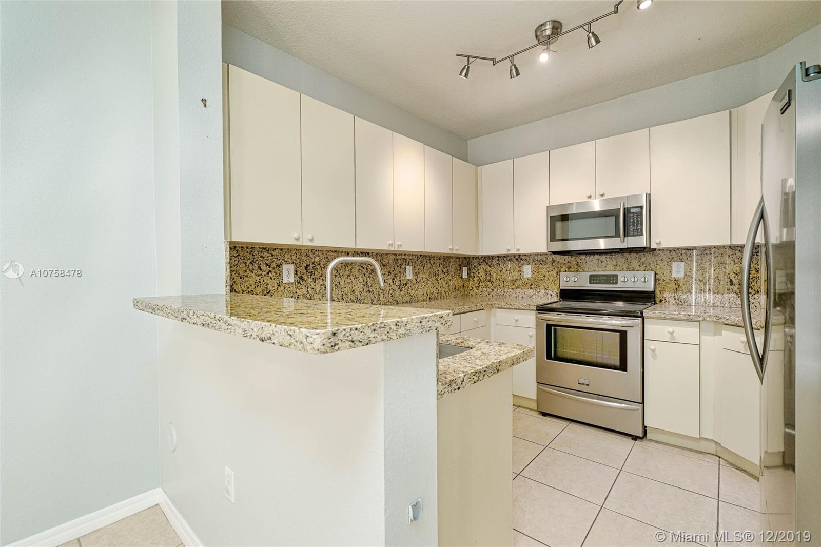 8568 Southwest 166th Place Miami, FL 33193 - Photo 13 of 29
