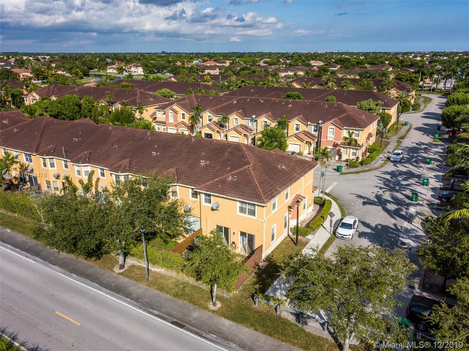 8568 Southwest 166th Place Miami, FL 33193 - Photo 6 of 29