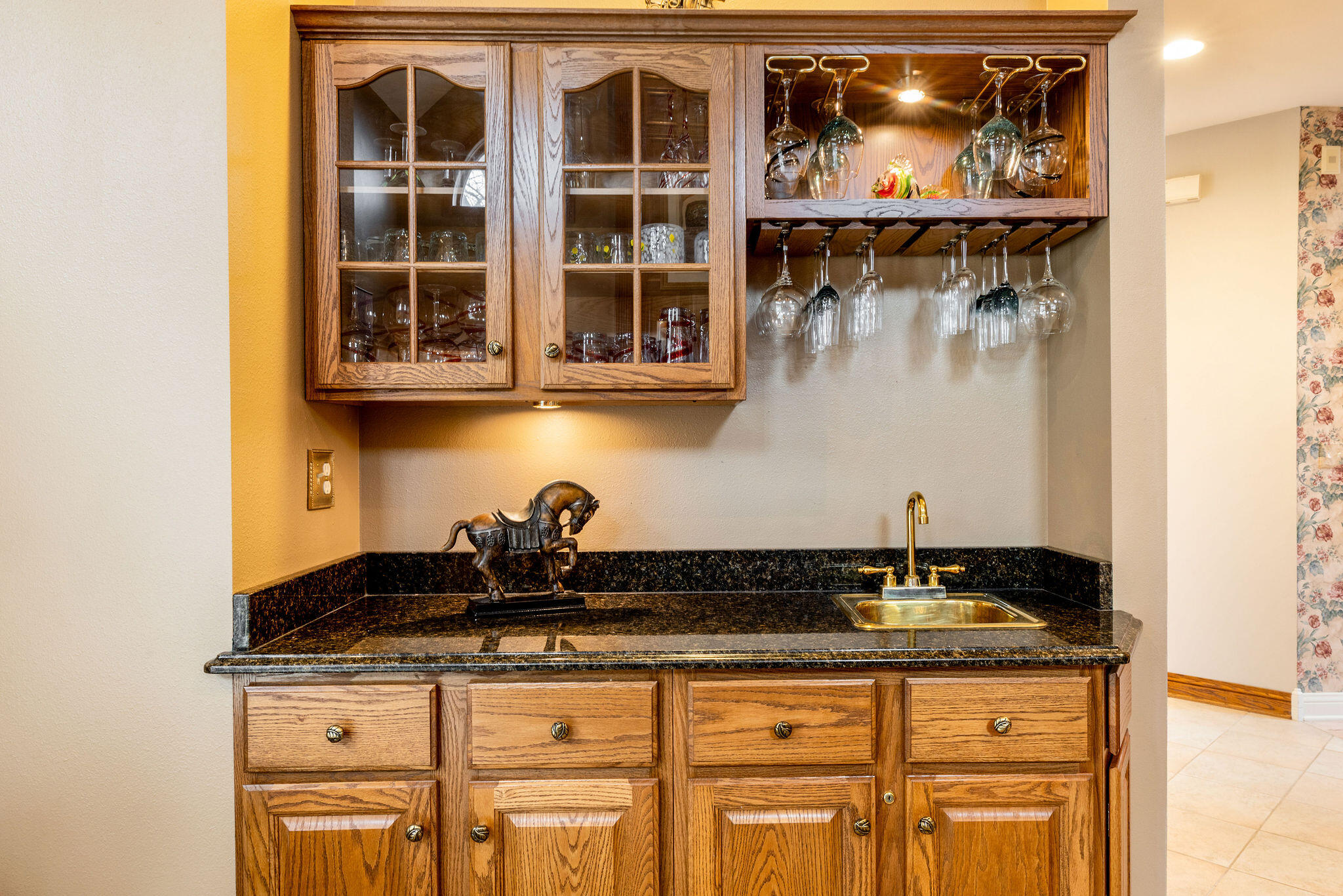 N27W5230 Hamilton Road Cedarburg, WI 53012 - Photo 12 of 50 Living/Great Room Wetbar