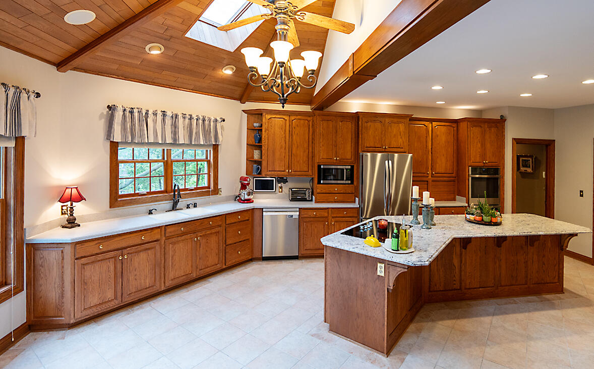 N27W5230 Hamilton Road Cedarburg, WI 53012 - Photo 14 of 50 Chef Kitchen