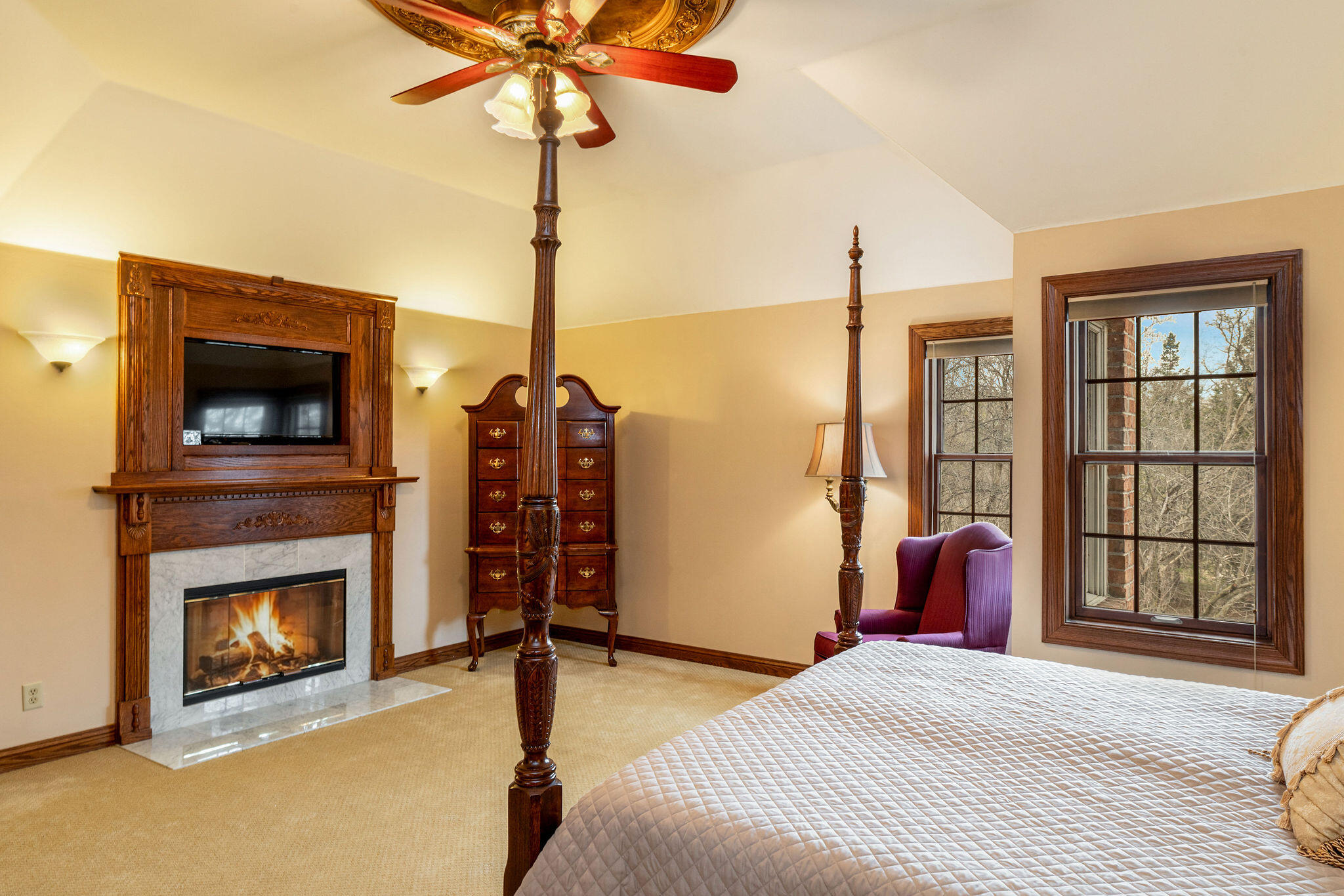 N27W5230 Hamilton Road Cedarburg, WI 53012 - Photo 24 of 50 Primary Bedroom