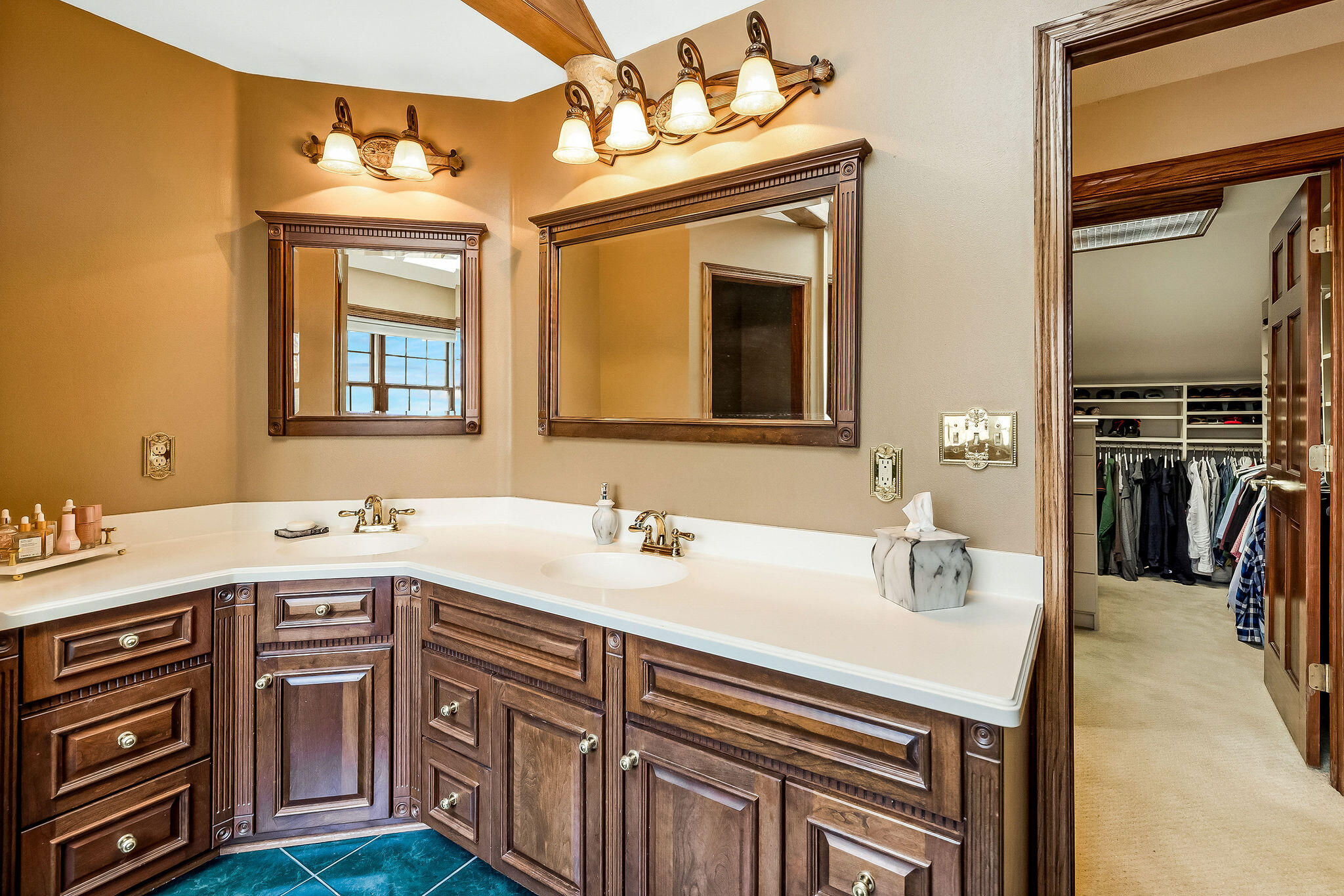 N27W5230 Hamilton Road Cedarburg, WI 53012 - Photo 26 of 50 Primary Bathroom