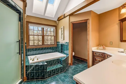 $1,379,900 | N27W5230 Hamilton Road, Cedarburg, WI 53012