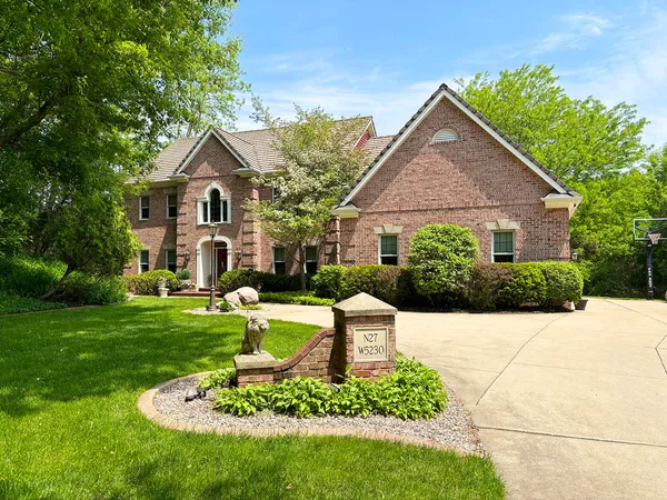 $1,399,900 | N27W5230 Hamilton Road, Cedarburg, WI 53012