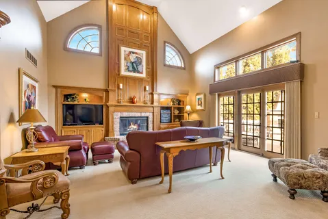 $1,379,900 | N27W5230 Hamilton Road, Cedarburg, WI 53012