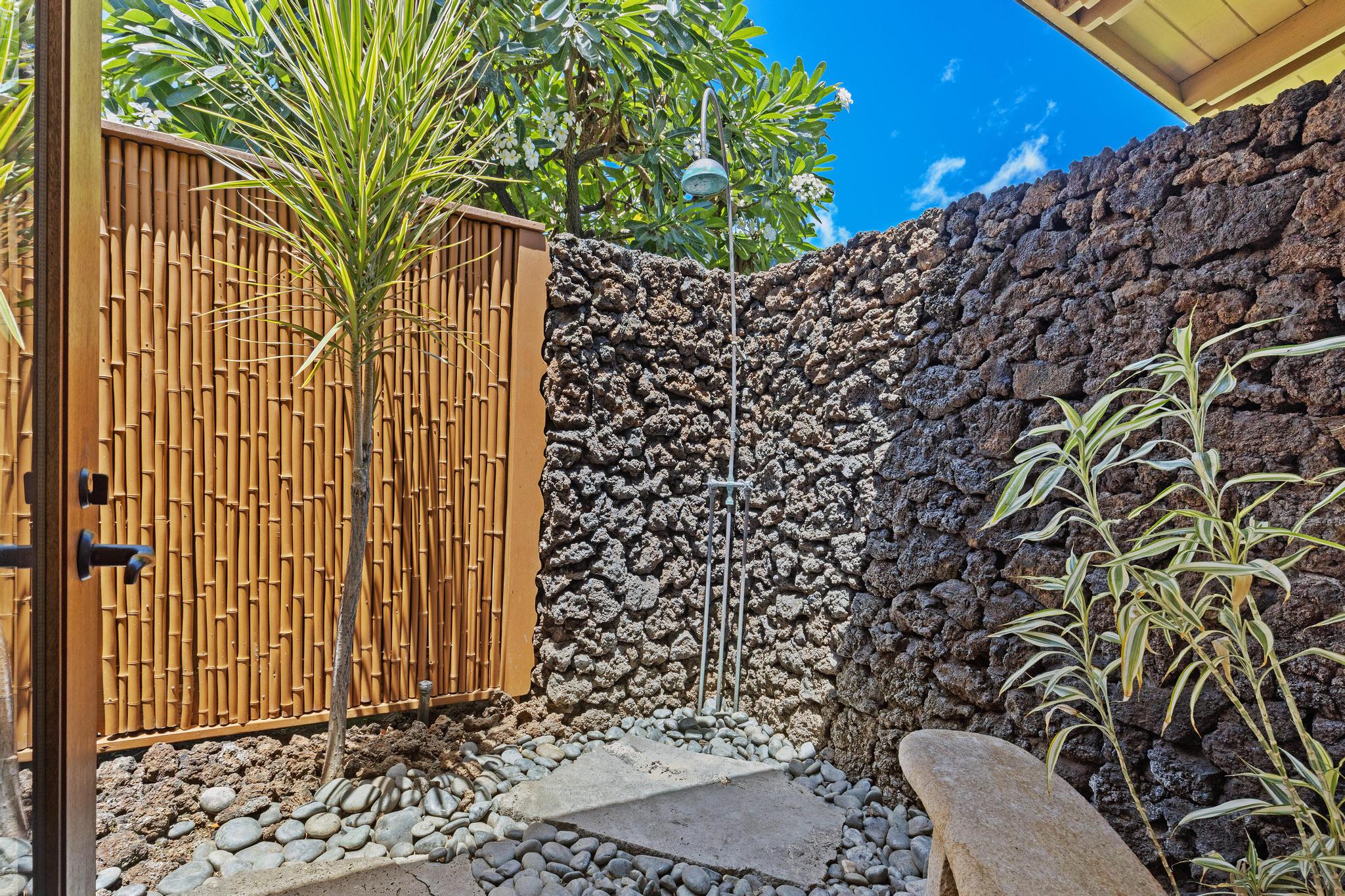 69-1000 Kolea Kai Circle, Unit 11C Waikoloa, HI 96738 - Photo 27 of 30 a view of a wooden door