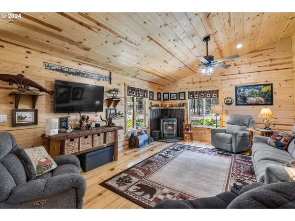 $469,999 | 11963 Beechwood Drive, La Pine, OR 97739