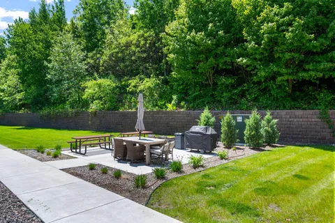 $330,000 | 205 Barry Avenue South, Unit 117, Wayzata, MN 55391