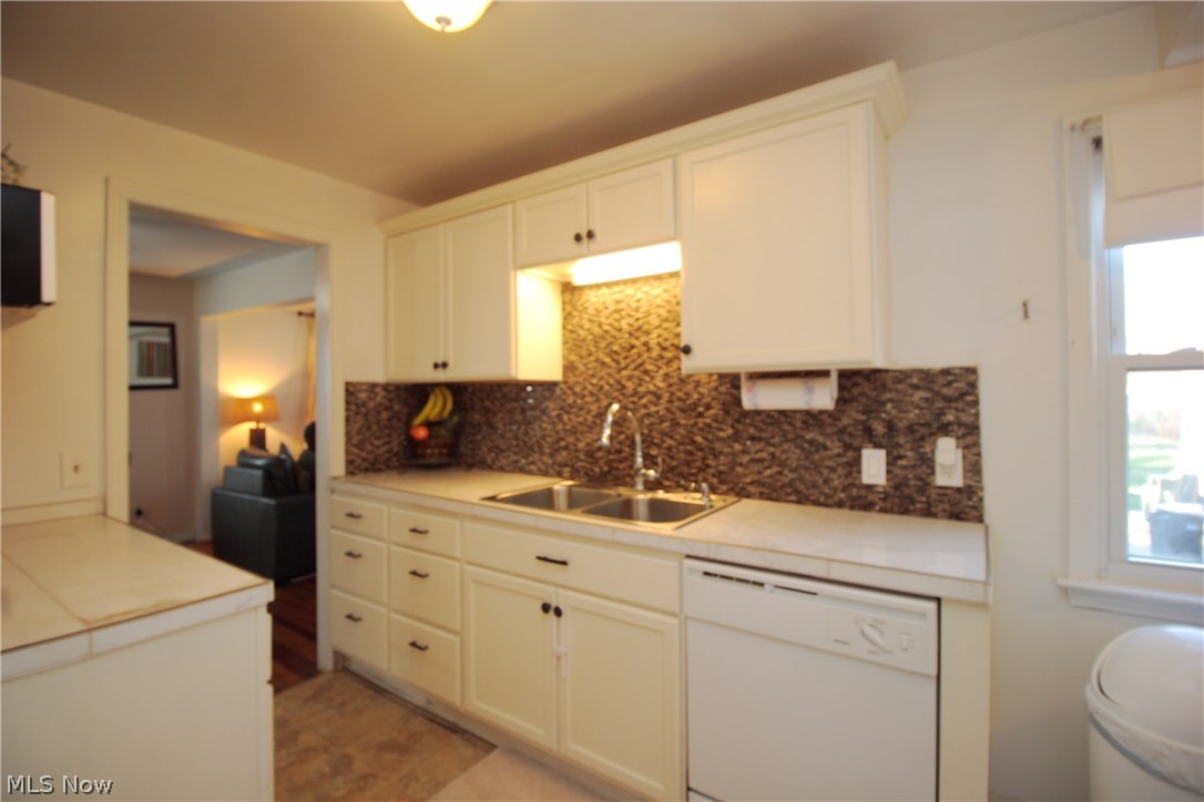 4955 Anderson Road Cleveland, OH 44124 - Photo 18 of 26