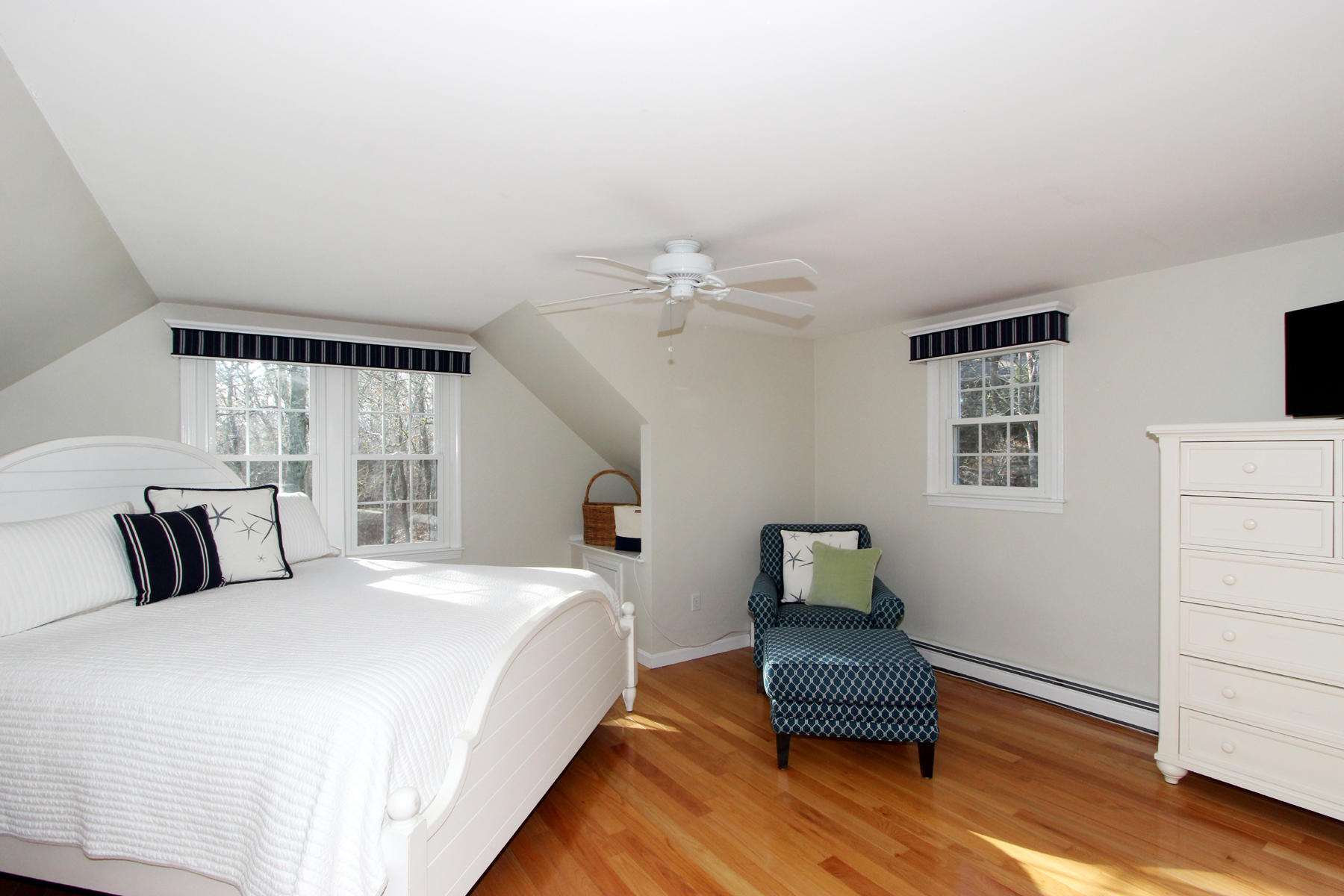 60 Bakers Pond Road Orleans, MA 02653 - Photo 21 of 54 2nd Floor master