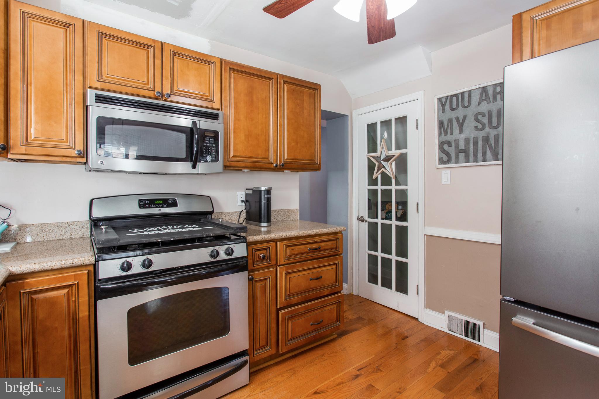 126 Kent Road Springfield, PA 19064 - Photo 16 of 34 Kitchen with Stainless Steel Appliances