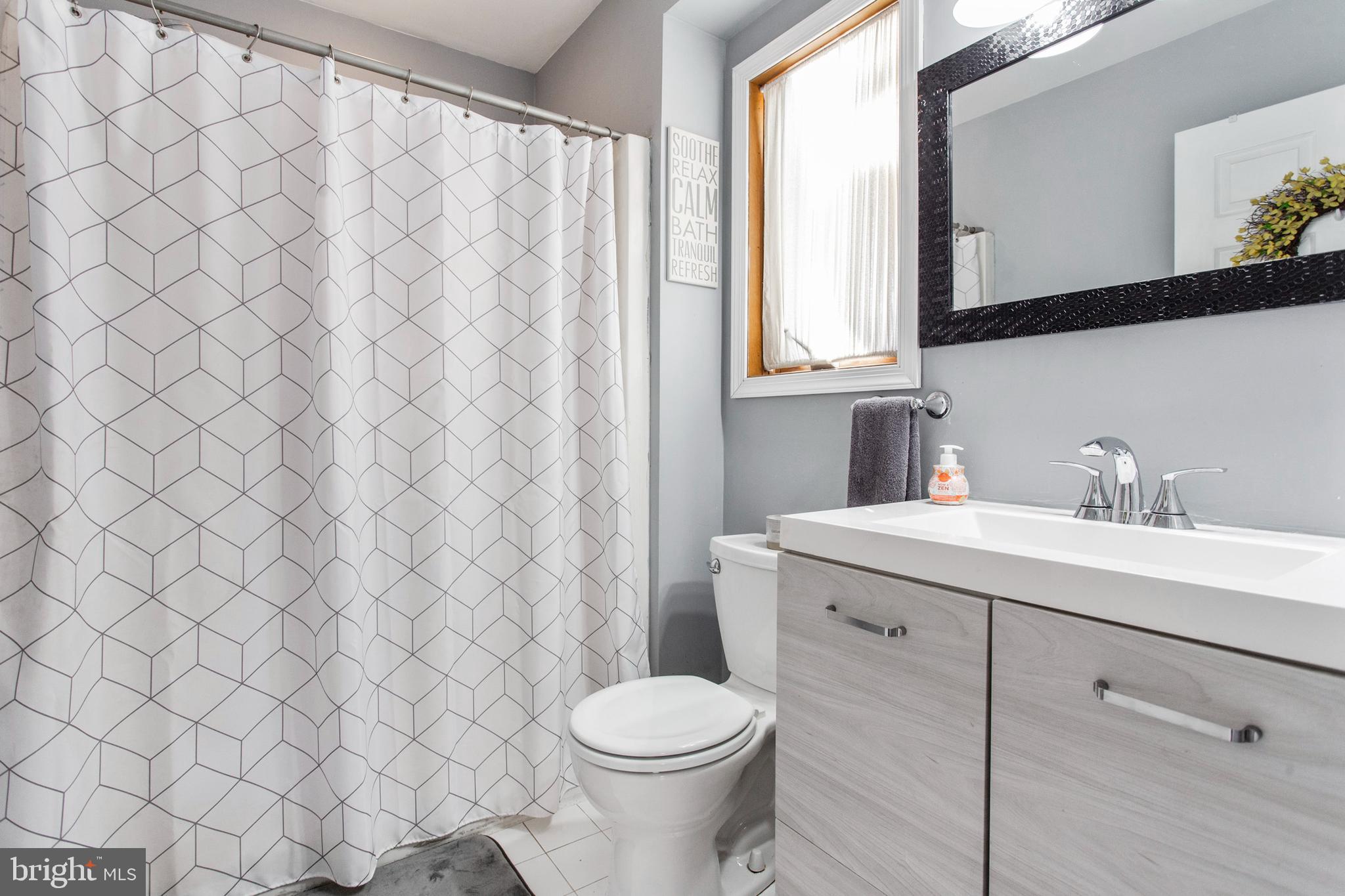 126 Kent Road Springfield, PA 19064 - Photo 10 of 34 Full First Floor Bathroom