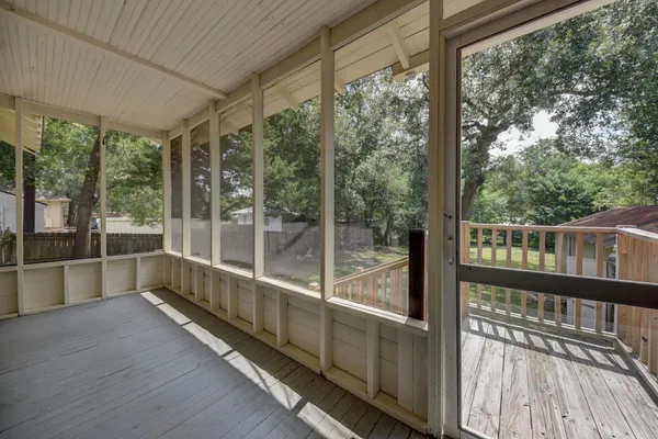$220,000 | 804 East Academy Street, Brenham, TX 77833