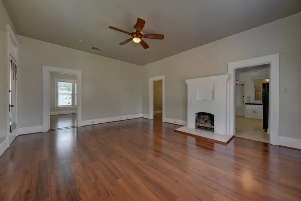 $220,000 | 804 East Academy Street, Brenham, TX 77833