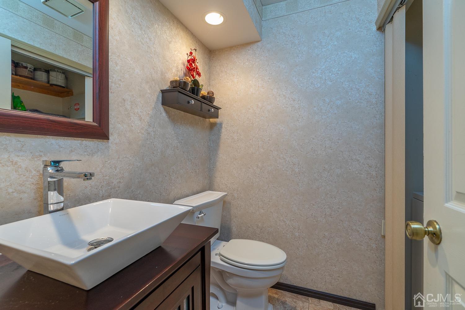 501 Maplecrest Road Edison, NJ 08820 - Photo 13 of 25 Gallery Image 13