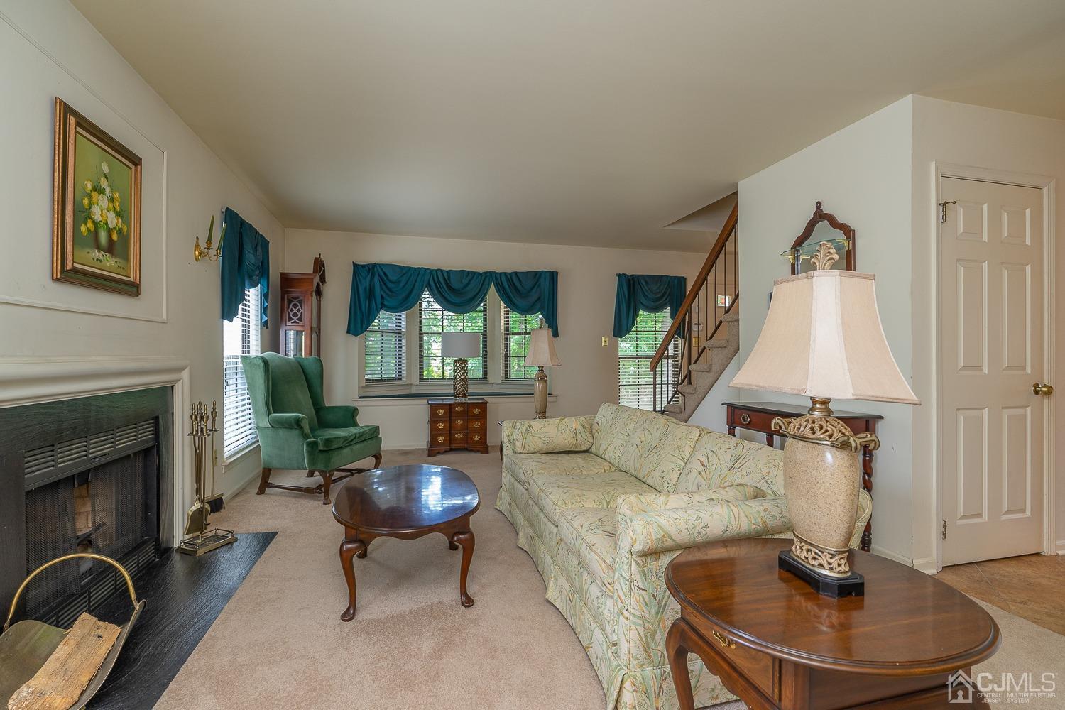 501 Maplecrest Road Edison, NJ 08820 - Photo 5 of 25 Gallery Image 5