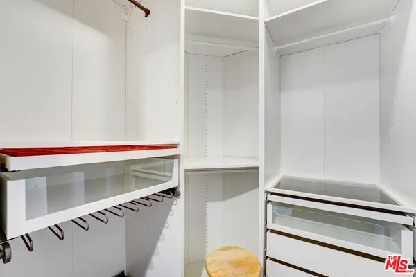 $3,800 | 4415 Saugus Avenue, Unit 209, Sherman Oaks, CA 91403