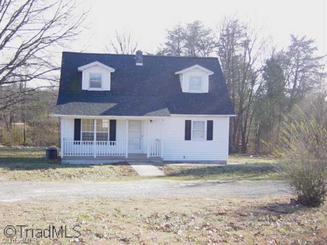 134 Crumpton Road Wentworth, NC 27320 - Photo 1 of 9 Exterior Front.