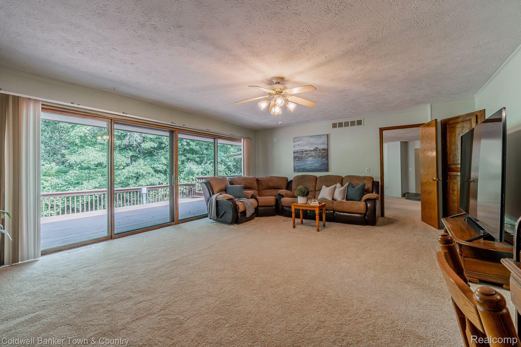 2145 Hidden Valley Howell, MI 48843 - Photo 24 of 59 Gallery Image 24