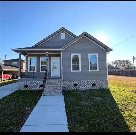 $315,000 | 79 West Chalmette Circle, Chalmette, LA 70043