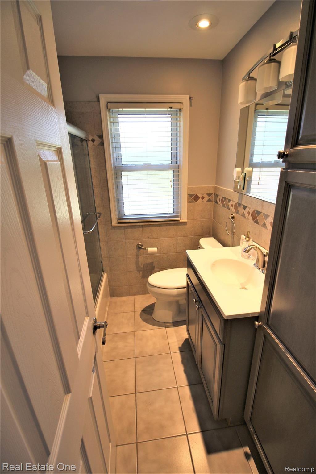 4005 Normandy Road Royal Oak, MI 48073 - Photo 11 of 18 IMG_0529.JPG