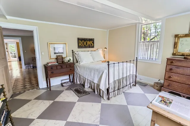 a view of a garden with a fountain