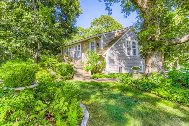 $6,495,000 | 180 Pilot Hill Farm Road, Vineyard Haven, MA 02568