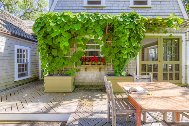 $6,495,000 | 180 Pilot Hill Farm Road, Vineyard Haven, MA 02568