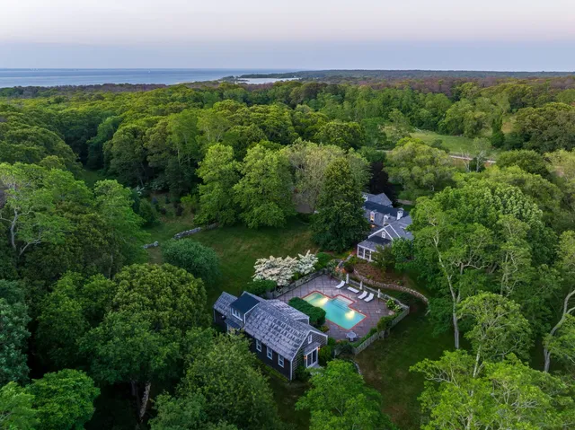 $6,495,000 | 180 Pilot Hill Farm Road, Vineyard Haven, MA 02568