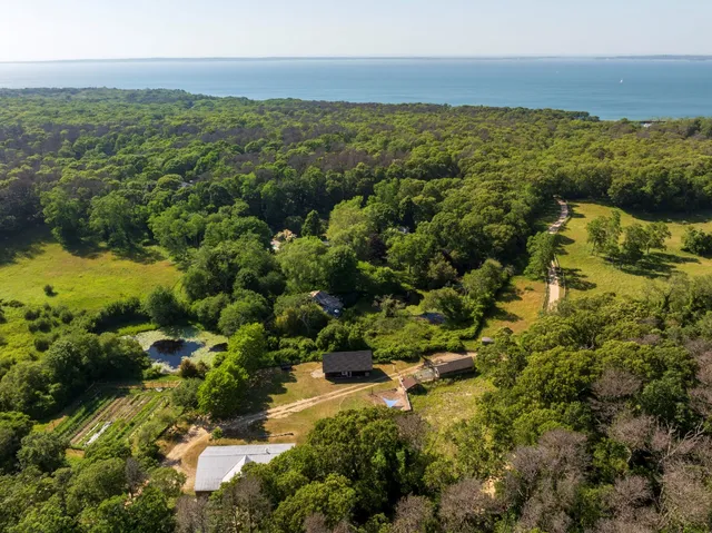 $6,495,000 | 180 Pilot Hill Farm Road, Vineyard Haven, MA 02568