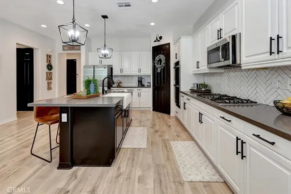 $899,999 | 2303 Nova Way, Corona, CA 92883